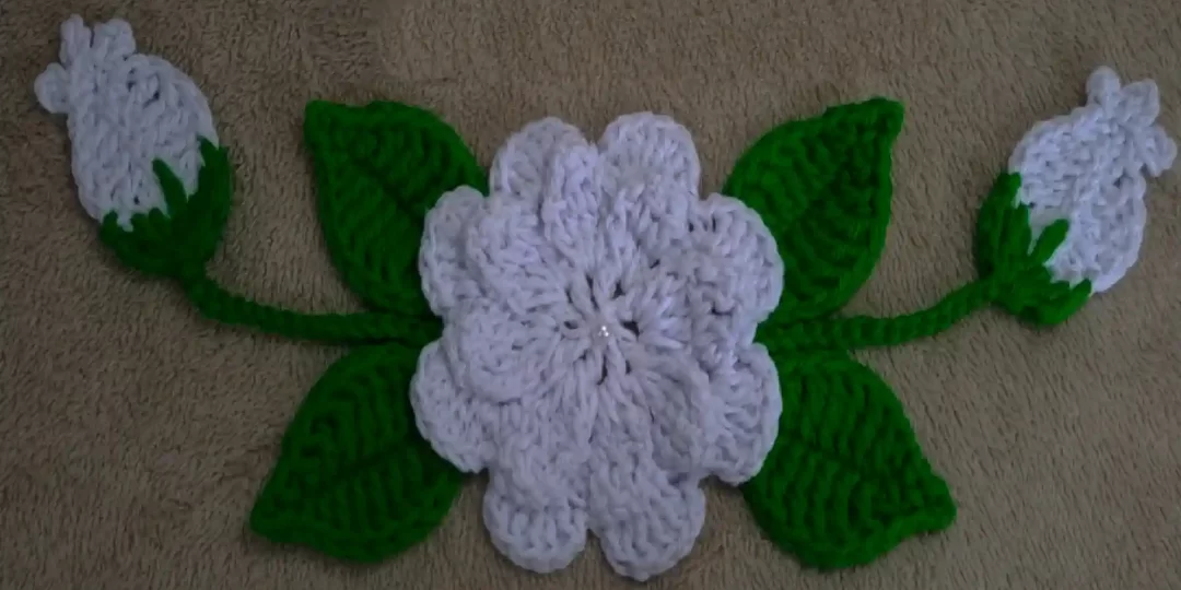 Flor em Crochê para Usar em Aplicações Com Passo a Passo